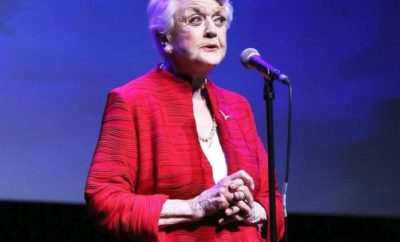 Angela Lansbury Sings Beauty and The Beast Live
